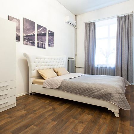 Pushkinskaya Street Apartment Харков Екстериор снимка
